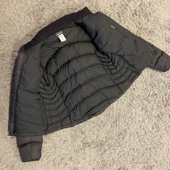 Patagonia Women’s Down Puffer Jacket in Black Size L - Picture 16 of 16